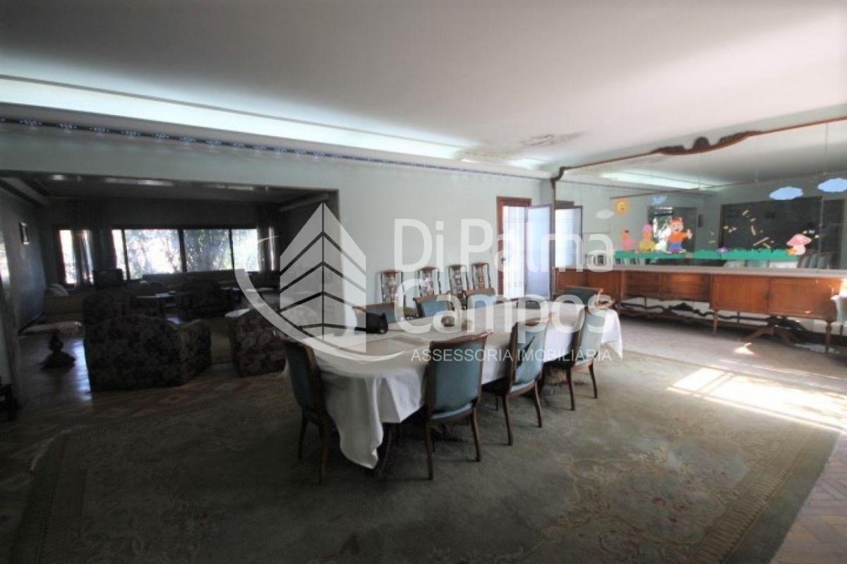 Casa à venda ou para alugar com 650m² no Ipiranga.
