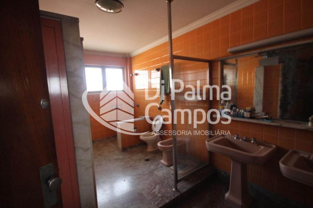 Casa à venda ou para alugar com 650m² no Ipiranga.