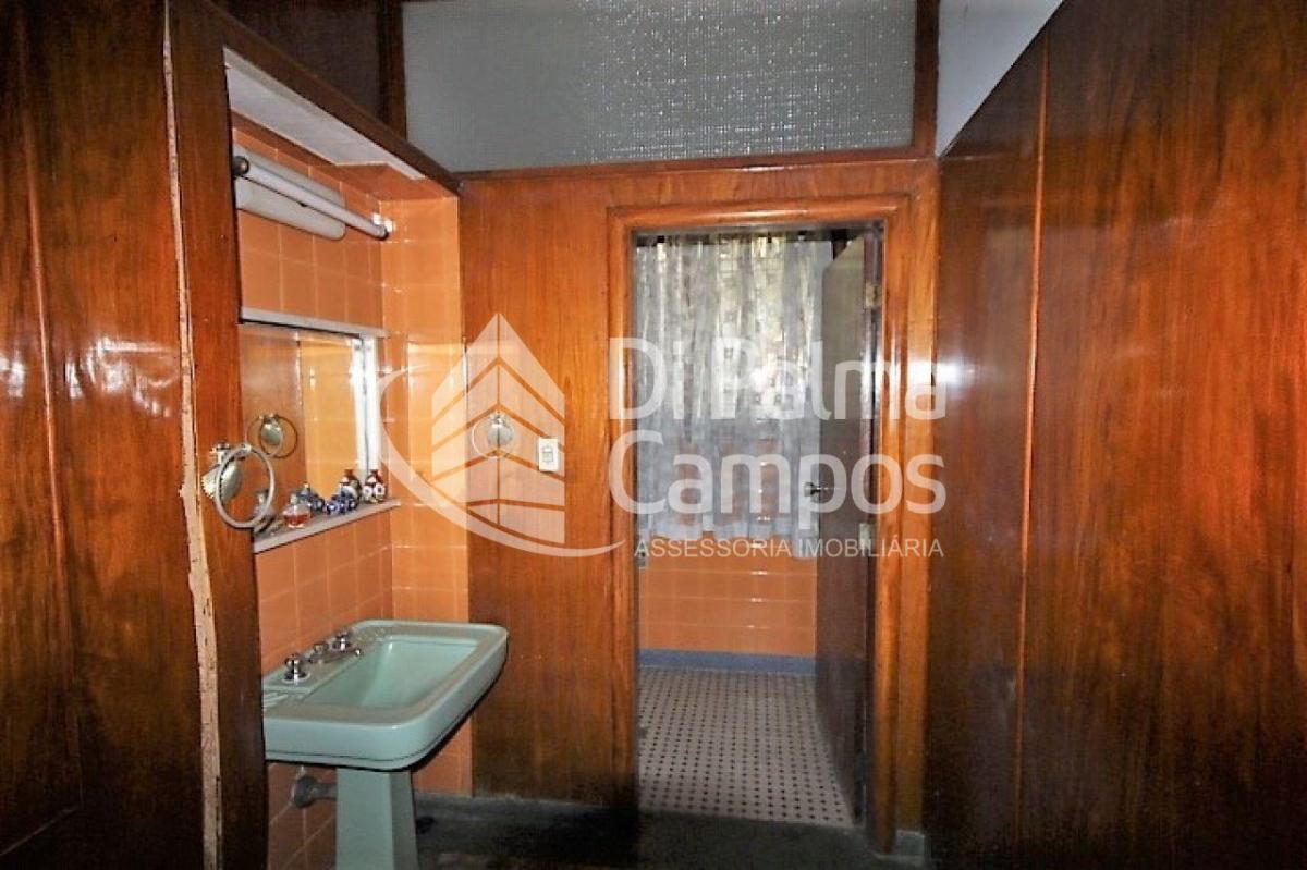 Casa à venda ou para alugar com 650m² no Ipiranga.