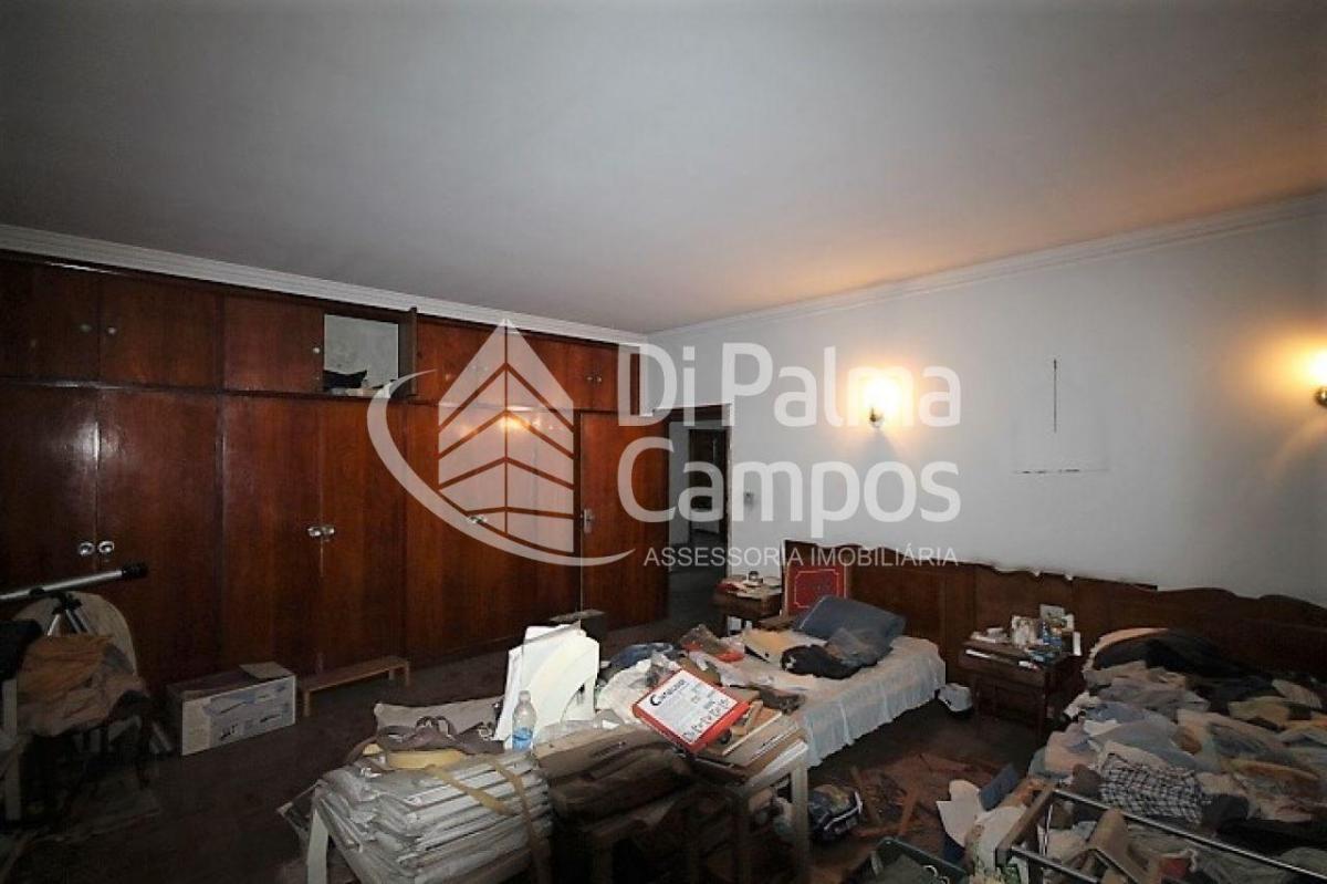 Casa à venda ou para alugar com 650m² no Ipiranga.