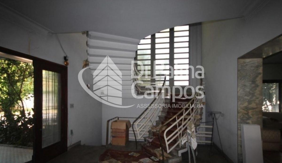 Casa à venda ou para alugar com 650m² no Ipiranga.