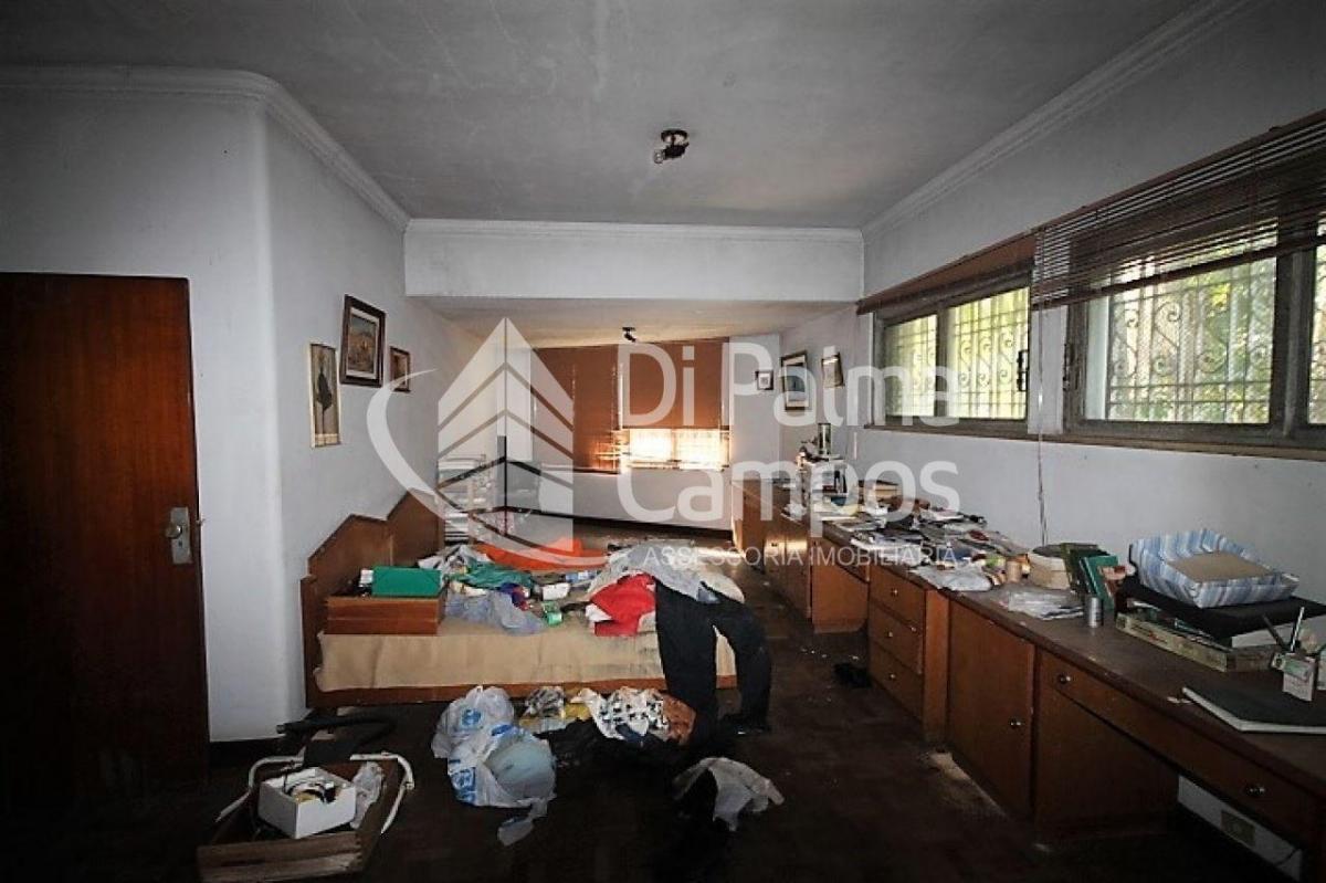 Casa à venda ou para alugar com 650m² no Ipiranga.
