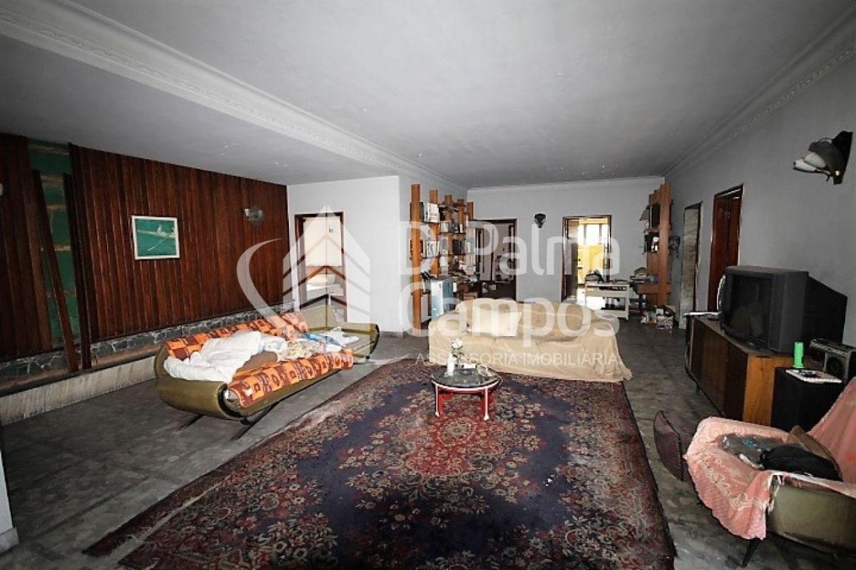 Casa à venda ou para alugar com 650m² no Ipiranga.