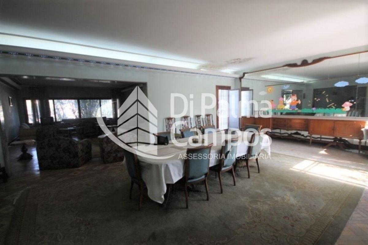 Casa à venda ou para alugar com 650m² no Ipiranga.