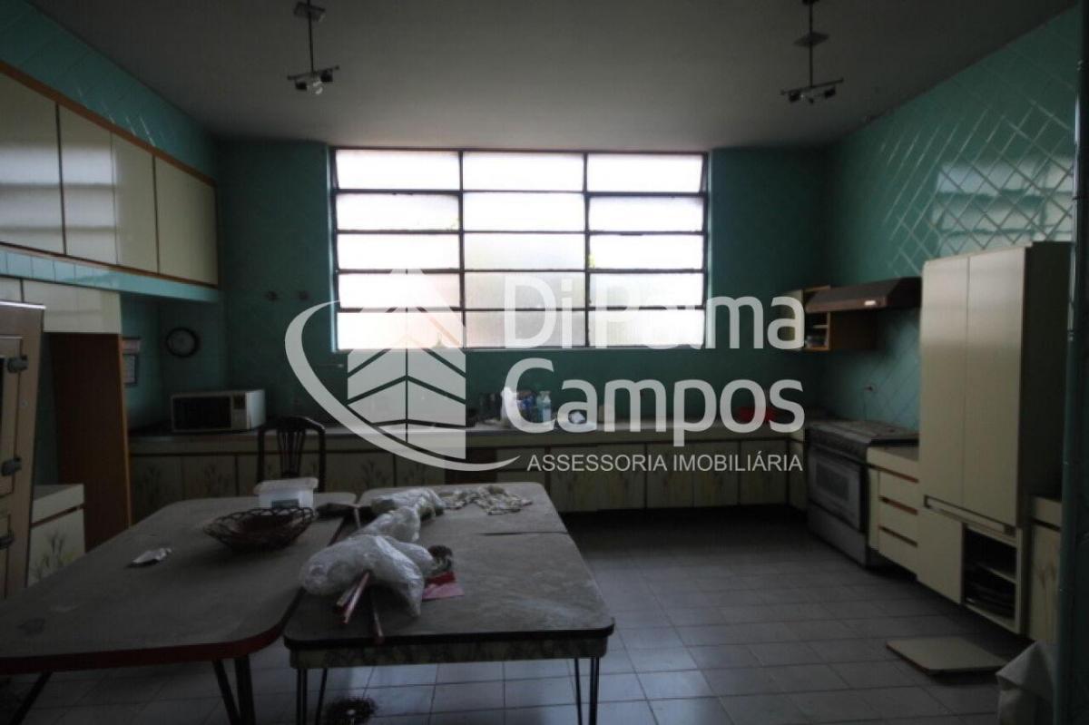 Casa à venda ou para alugar com 650m² no Ipiranga.