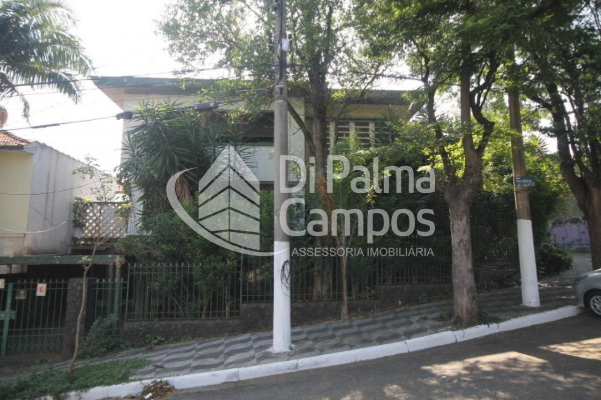 Casa à venda ou para alugar com 650m² no Ipiranga.