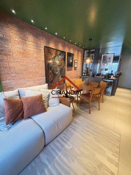 Apartamento à venda – em Cerqueira César