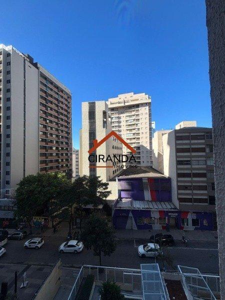 Apartamento à venda – em Cerqueira César
