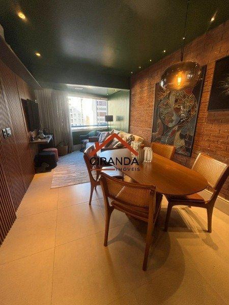 Apartamento à venda – em Cerqueira César