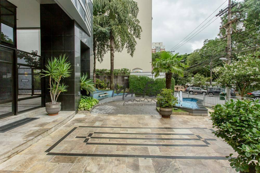 Lindo Duplex, impecavel e semi mobiliado.