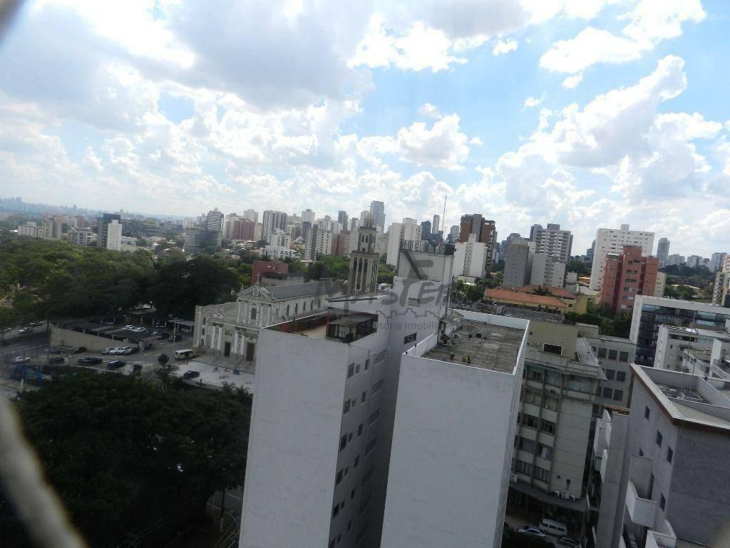 Lindo Duplex, impecavel e semi mobiliado.