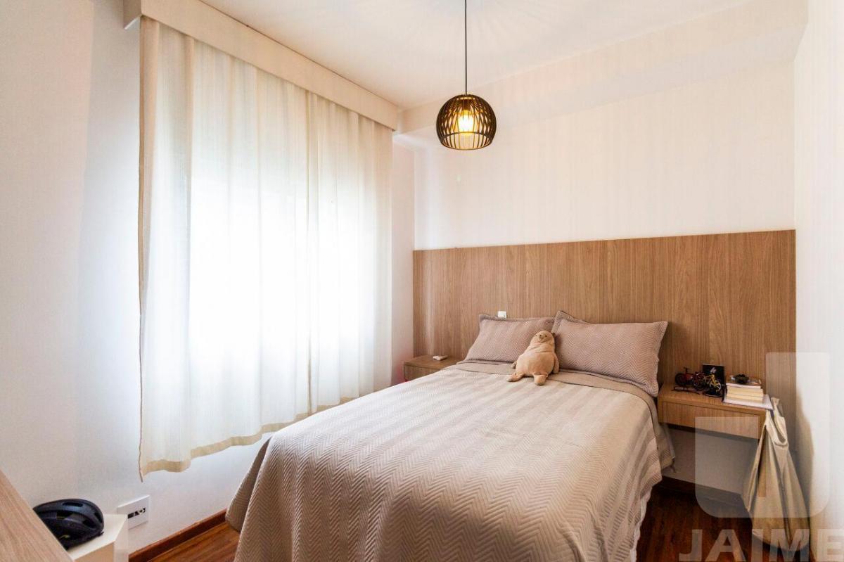 Lindo apartamento, 200 metros, área nobre, rua arborizada, próximo ao Shopping Higienópolis.