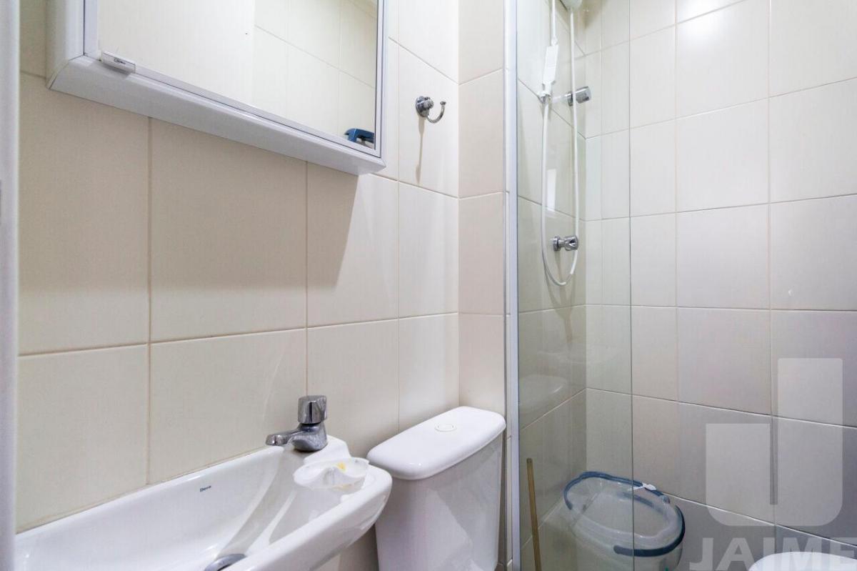 Lindo apartamento, 200 metros, área nobre, rua arborizada, próximo ao Shopping Higienópolis.
