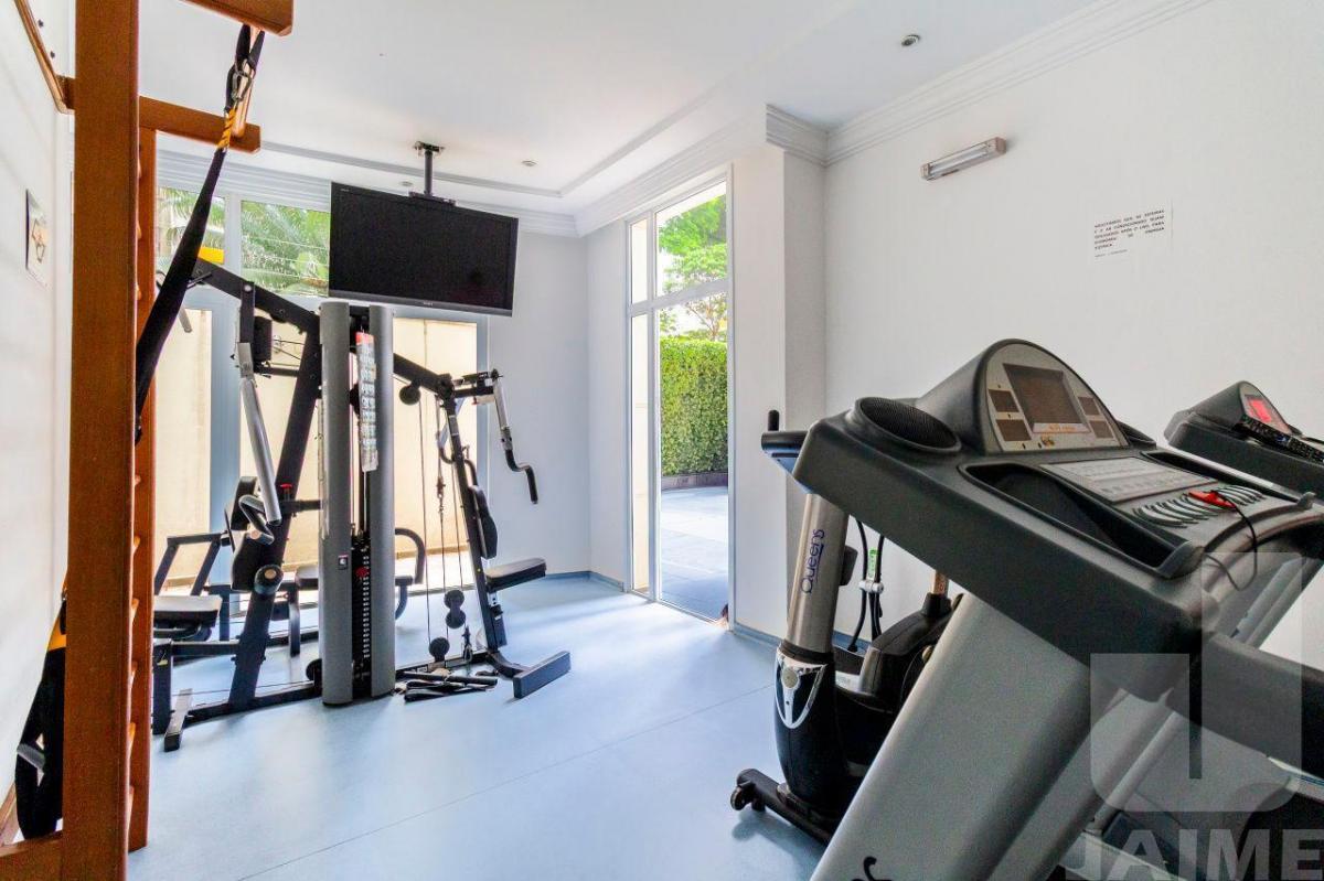 Lindo apartamento, 200 metros, área nobre, rua arborizada, próximo ao Shopping Higienópolis.