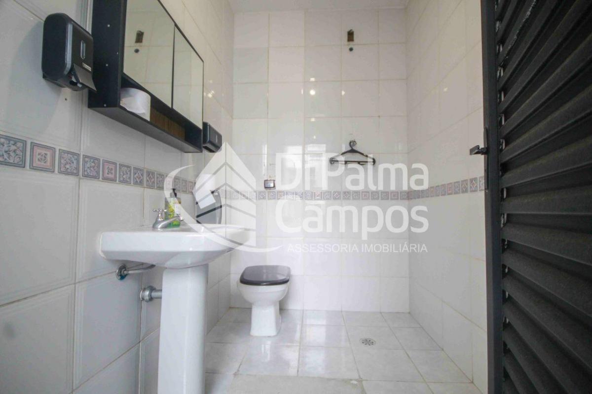 Prédio comercial com 385m² salão principal 90m² para alugar com 8 salas e 3 banheiros no Ipiranga