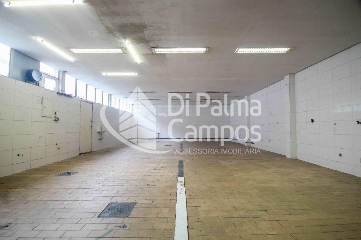 Prédio comercial com 385m² salão principal 90m² para alugar com 8 salas e 3 banheiros no Ipiranga