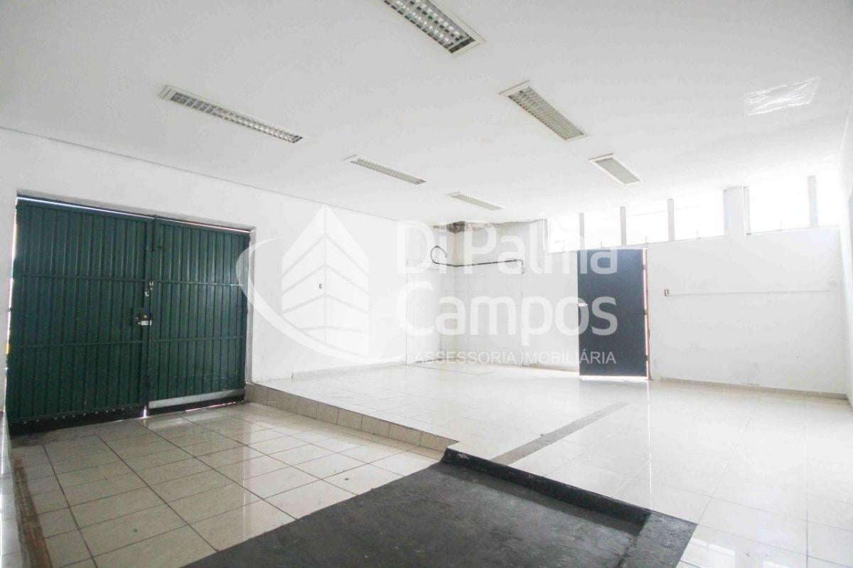 Prédio comercial com 385m² salão principal 90m² para alugar com 8 salas e 3 banheiros no Ipiranga