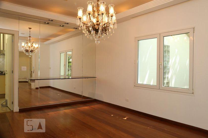 Casa à Venda – Jardim Taboão, 4 Quartos, 670 m² – São Paulo
