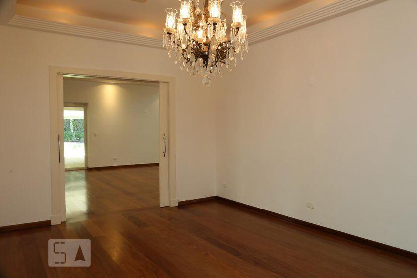 Casa à Venda – Jardim Taboão, 4 Quartos, 670 m² – São Paulo
