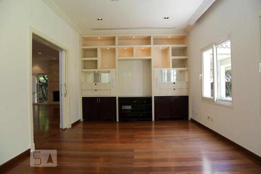 Casa à Venda – Jardim Taboão, 4 Quartos, 670 m² – São Paulo