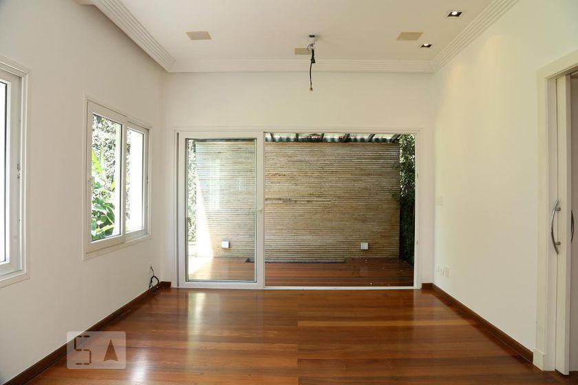 Casa à Venda – Jardim Taboão, 4 Quartos, 670 m² – São Paulo