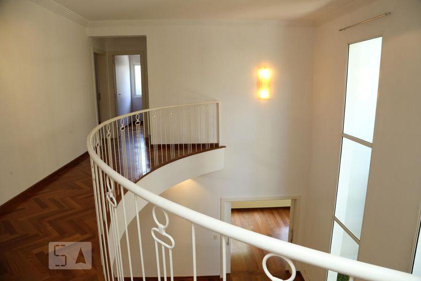 Casa à Venda – Jardim Taboão, 4 Quartos, 670 m² – São Paulo