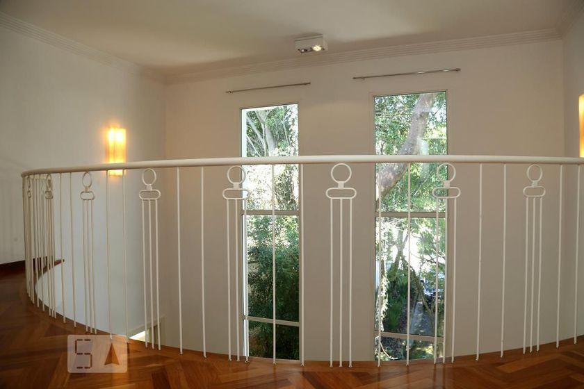 Casa à Venda – Jardim Taboão, 4 Quartos, 670 m² – São Paulo