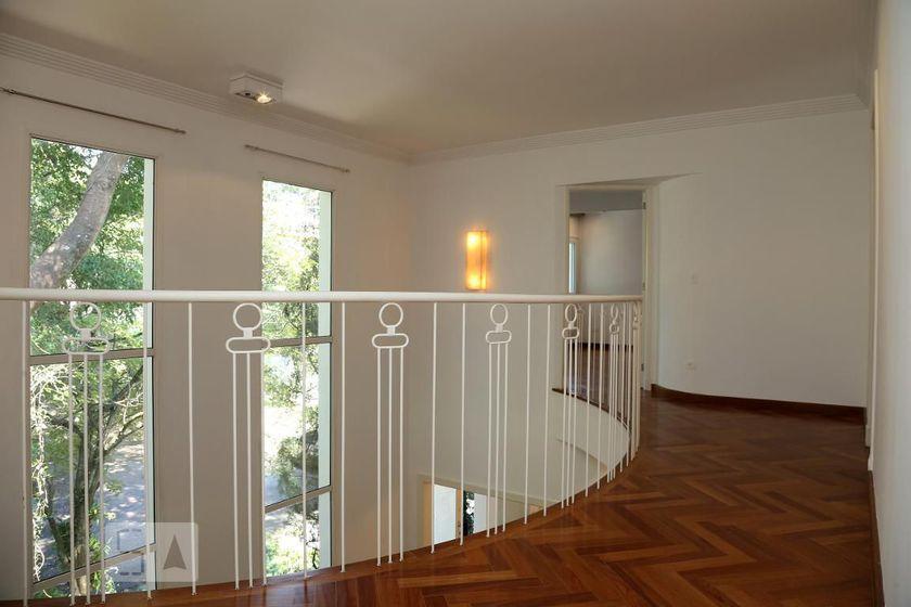 Casa à Venda – Jardim Taboão, 4 Quartos, 670 m² – São Paulo