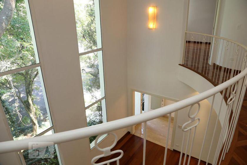 Casa à Venda – Jardim Taboão, 4 Quartos, 670 m² – São Paulo