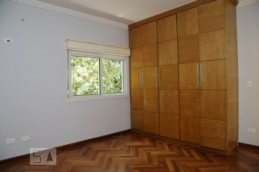 Casa à Venda – Jardim Taboão, 4 Quartos, 670 m² – São Paulo