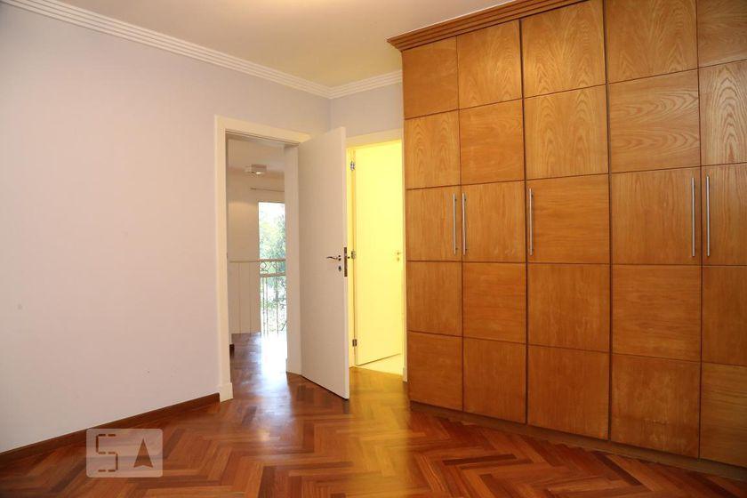 Casa à Venda – Jardim Taboão, 4 Quartos, 670 m² – São Paulo