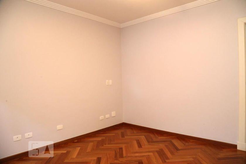 Casa à Venda – Jardim Taboão, 4 Quartos, 670 m² – São Paulo