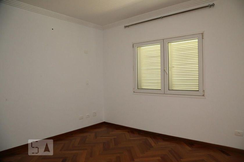 Casa à Venda – Jardim Taboão, 4 Quartos, 670 m² – São Paulo