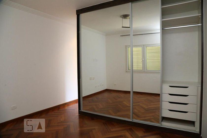 Casa à Venda – Jardim Taboão, 4 Quartos, 670 m² – São Paulo