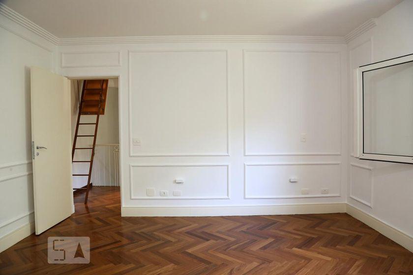 Casa à Venda – Jardim Taboão, 4 Quartos, 670 m² – São Paulo