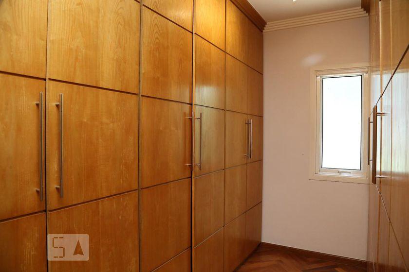 Casa à Venda – Jardim Taboão, 4 Quartos, 670 m² – São Paulo