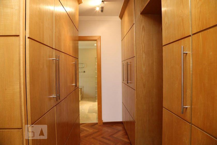 Casa à Venda – Jardim Taboão, 4 Quartos, 670 m² – São Paulo