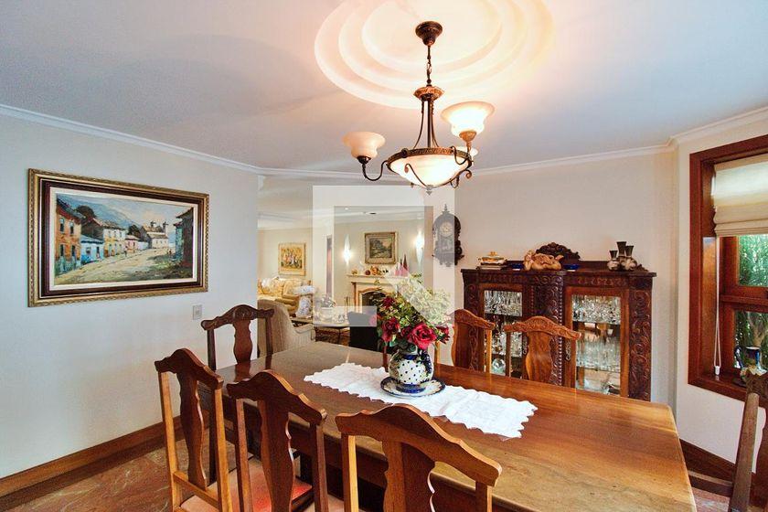 Casa à Venda – Portal do Morumbi, 4 Quartos, 700 m² – São Paulo