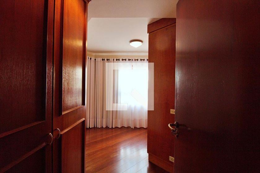 Casa à Venda – Portal do Morumbi, 4 Quartos, 700 m² – São Paulo