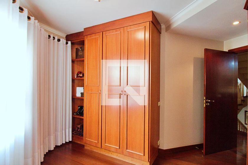 Casa à Venda – Portal do Morumbi, 4 Quartos, 700 m² – São Paulo