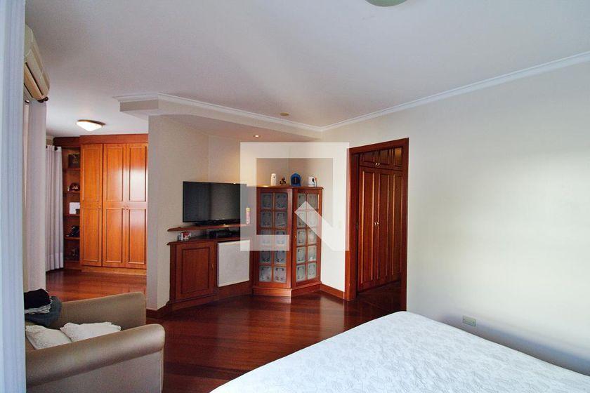Casa à Venda – Portal do Morumbi, 4 Quartos, 700 m² – São Paulo