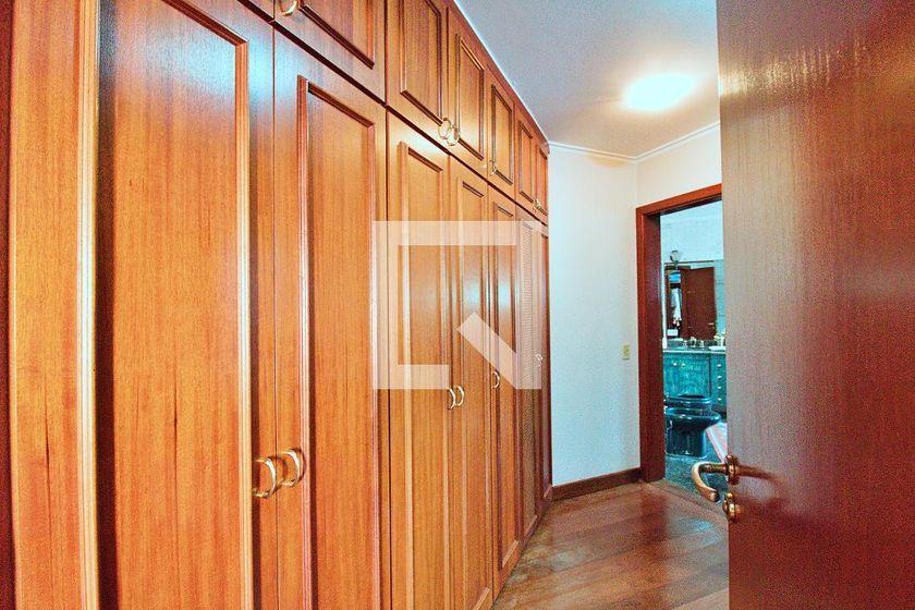 Casa à Venda – Portal do Morumbi, 4 Quartos, 700 m² – São Paulo