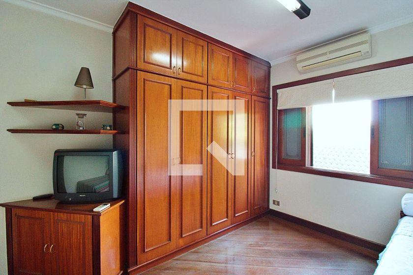 Casa à Venda – Portal do Morumbi, 4 Quartos, 700 m² – São Paulo