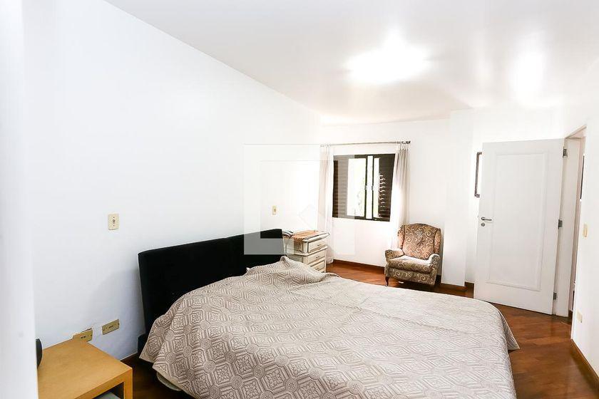 Casa à Venda – Real Parque, 4 Quartos, 580 m² – São Paulo