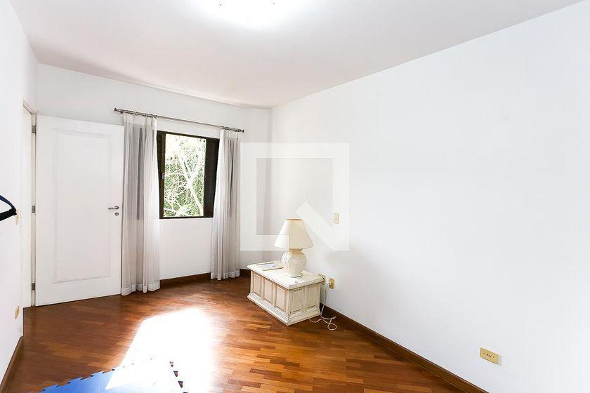 Casa à Venda – Real Parque, 4 Quartos, 580 m² – São Paulo