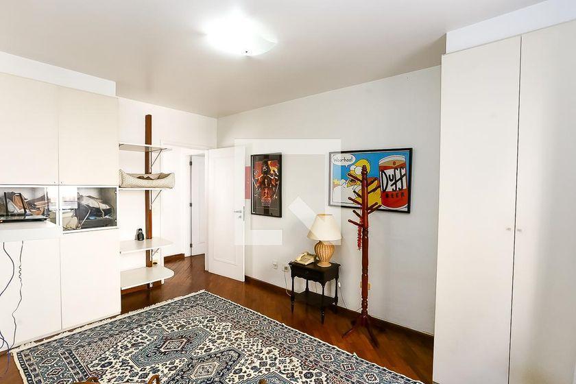 Casa à Venda – Real Parque, 4 Quartos, 580 m² – São Paulo
