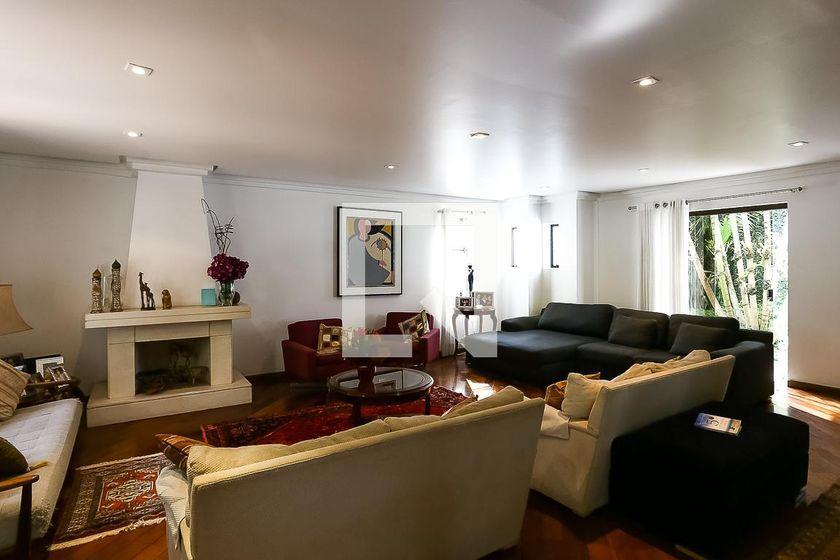 Casa à Venda – Real Parque, 4 Quartos, 580 m² – São Paulo