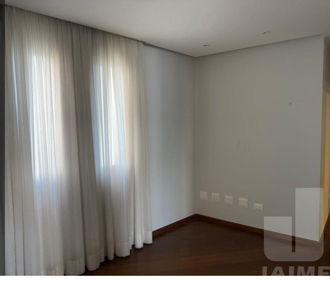 APARTAMENTO 4 DORMITORIOS SENDO 2 SUITES 3 BANHEIROS SALA 3 AMBIENTES 3 VAGAS.