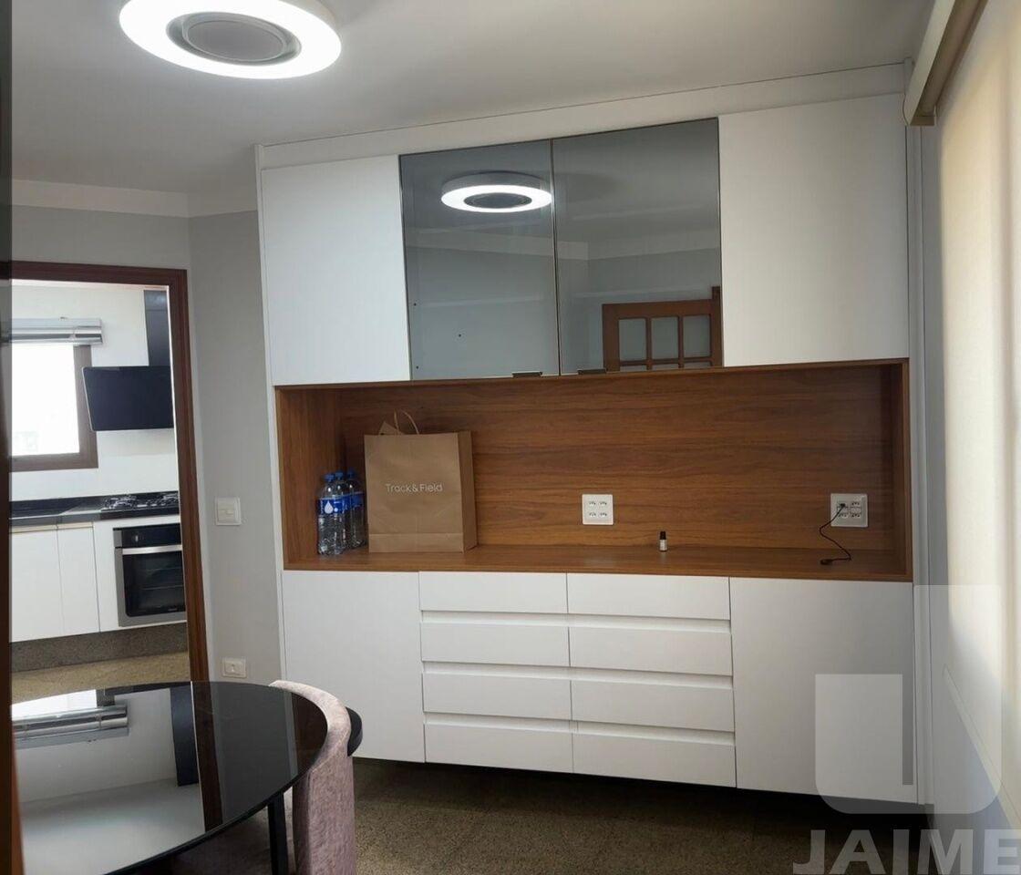 APARTAMENTO 4 DORMITORIOS SENDO 2 SUITES 3 BANHEIROS SALA 3 AMBIENTES 3 VAGAS.