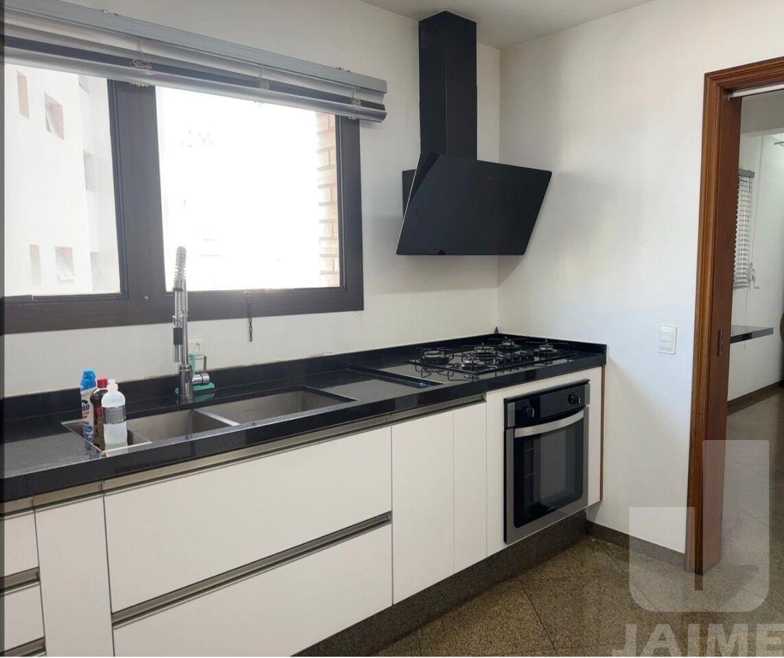 APARTAMENTO 4 DORMITORIOS SENDO 2 SUITES 3 BANHEIROS SALA 3 AMBIENTES 3 VAGAS.